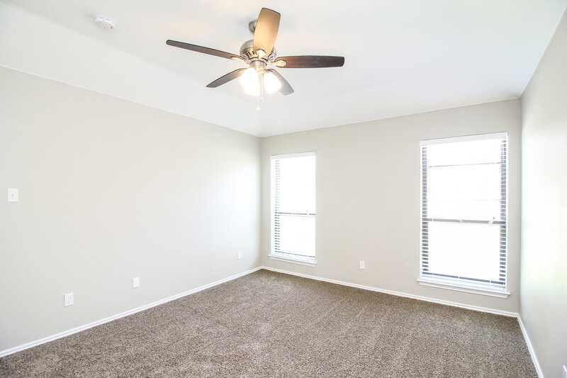 2,170/Mo, 1037 S Pepperidge Dr Lancaster, TX 75134 Master Bathroom View 3