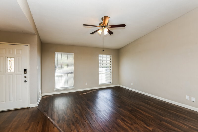 1,675/Mo, 7812 Burgundy Dr Fort Worth, TX 76133 Family Room View