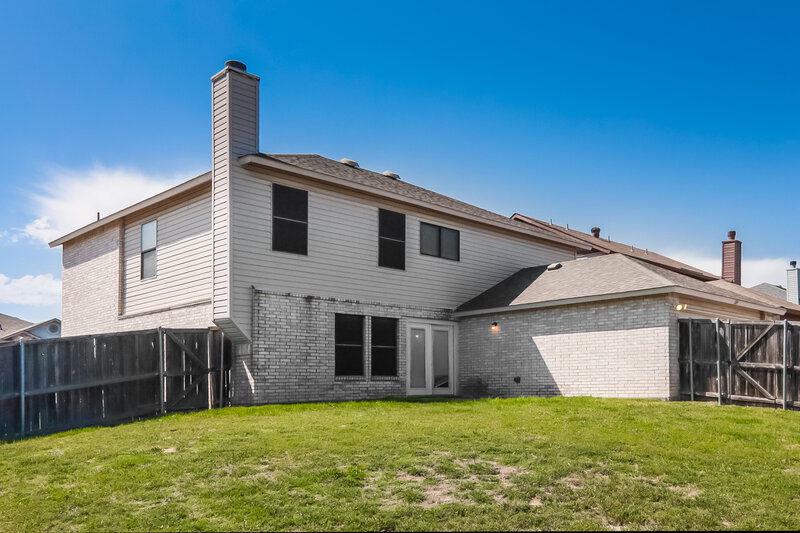 2,835/Mo, 324 Rosewood Ln Cedar Hill, TX 75104 Rear View