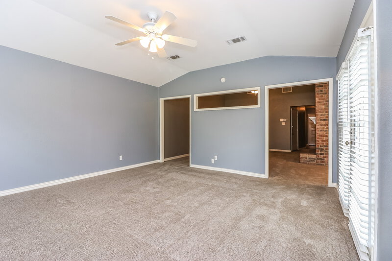 2,245/Mo, 2509 Arapaho Dr Arlington, TX 76018 Family Room View 2