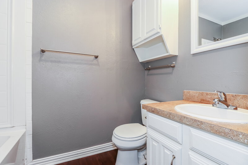 2,245/Mo, 2509 Arapaho Dr Arlington, TX 76018 Bathroom View