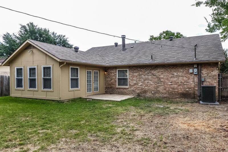 2,245/Mo, 2509 Arapaho Dr Arlington, TX 76018 Rear View