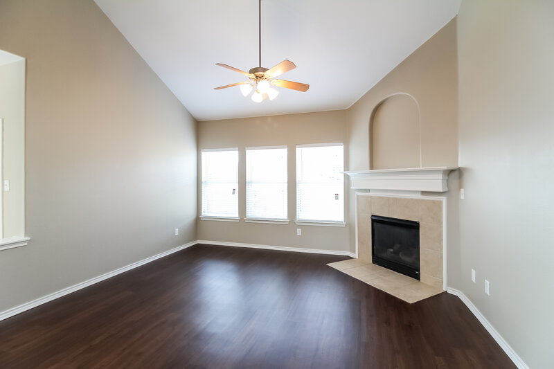 2,060/Mo, 1204 Seneca Pl Glenn Heights, TX 75154 Living Room View