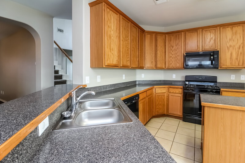 2,060/Mo, 1204 Seneca Pl Glenn Heights, TX 75154 Kitchen View