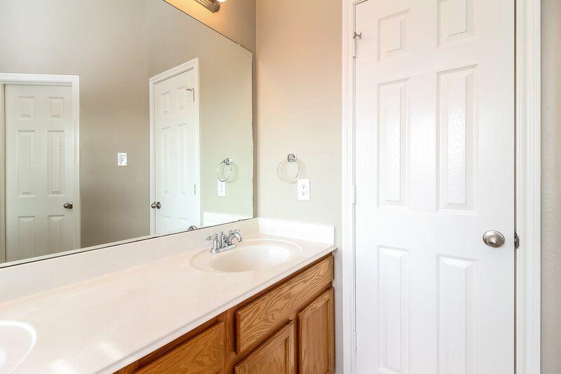 2,060/Mo, 1204 Seneca Pl Glenn Heights, TX 75154 Master Bathroom View