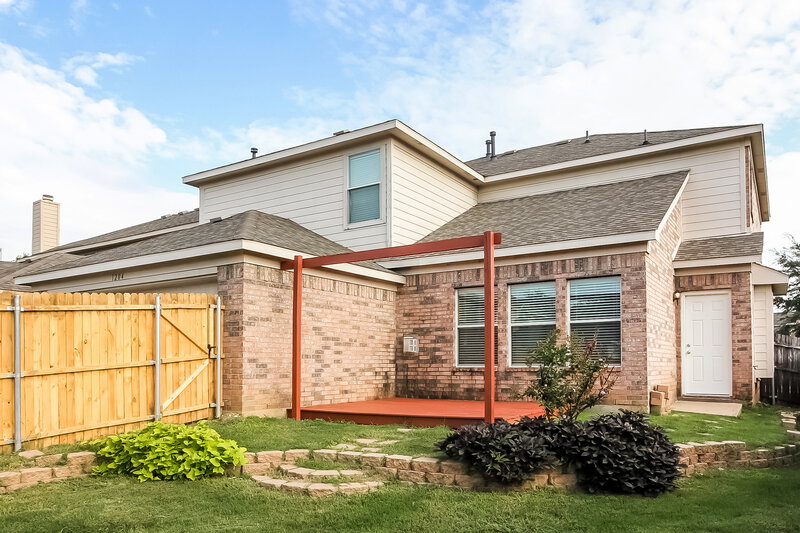 2,060/Mo, 1204 Seneca Pl Glenn Heights, TX 75154 Rear View