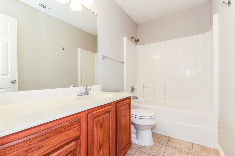 2,310/Mo, 3940 Silver Springs Dr Fort Worth, TX 76123 Bathroom View