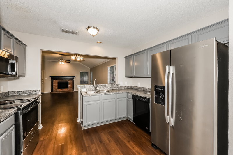 2,285/Mo, 2844 Claremont Dr Grand Prairie, TX 75052 Kitchen View