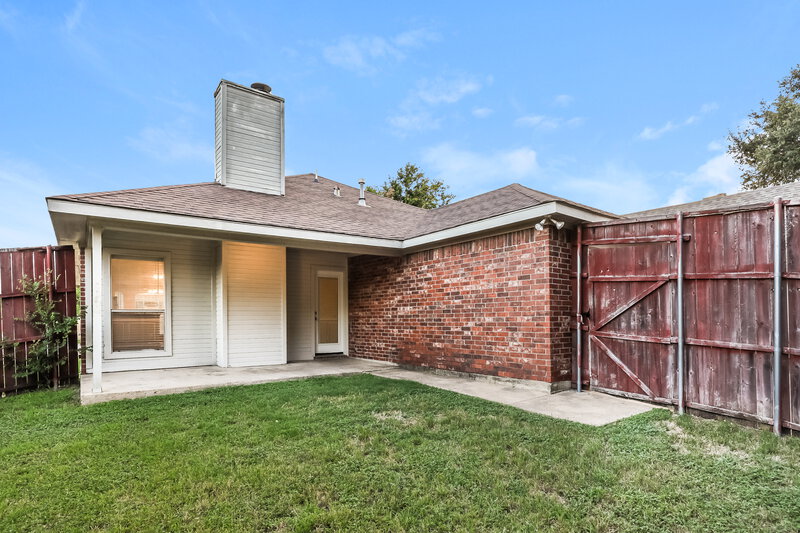 2,285/Mo, 2844 Claremont Dr Grand Prairie, TX 75052 Rear View 2