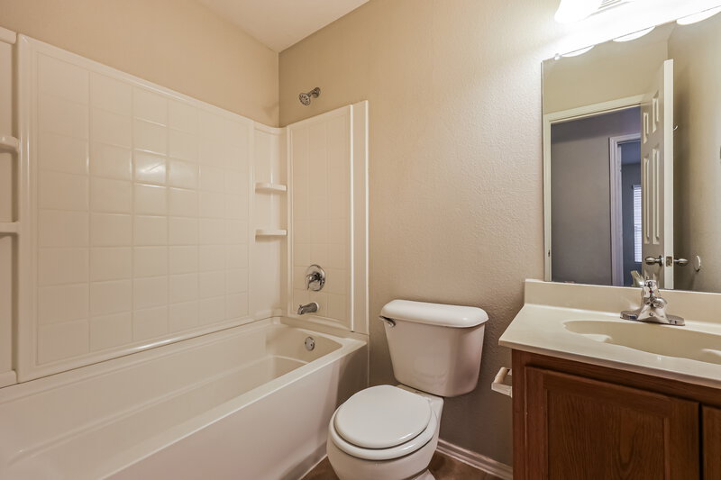 1,760/Mo, 9108 Penny Ln Fort Worth, TX 76123 Bathroom View