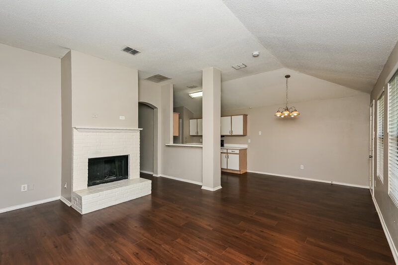 2,020/Mo, 317 Taylor St Saginaw, TX 76179 Living Room View