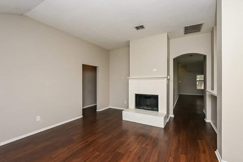 2,020/Mo, 317 Taylor St Saginaw, TX 76179 Living Room View 2