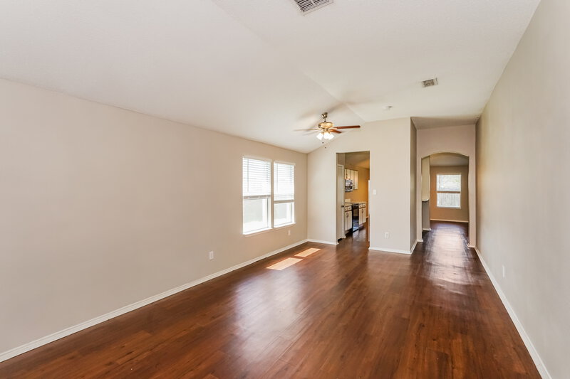 2,060/Mo, 317 Taylor St Saginaw, TX 76179 Family Room View