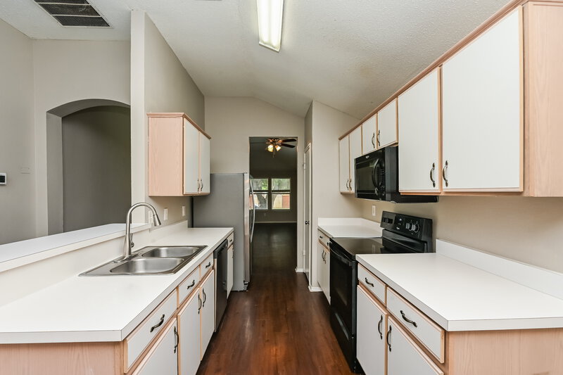 2,020/Mo, 317 Taylor St Saginaw, TX 76179 Kitchen View