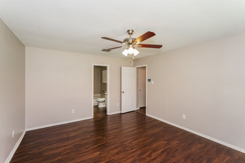 2,060/Mo, 317 Taylor St Saginaw, TX 76179 Main Bedroom View 2