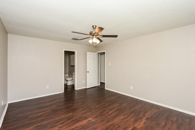 2,020/Mo, 317 Taylor St Saginaw, TX 76179 Main Bedroom View 2