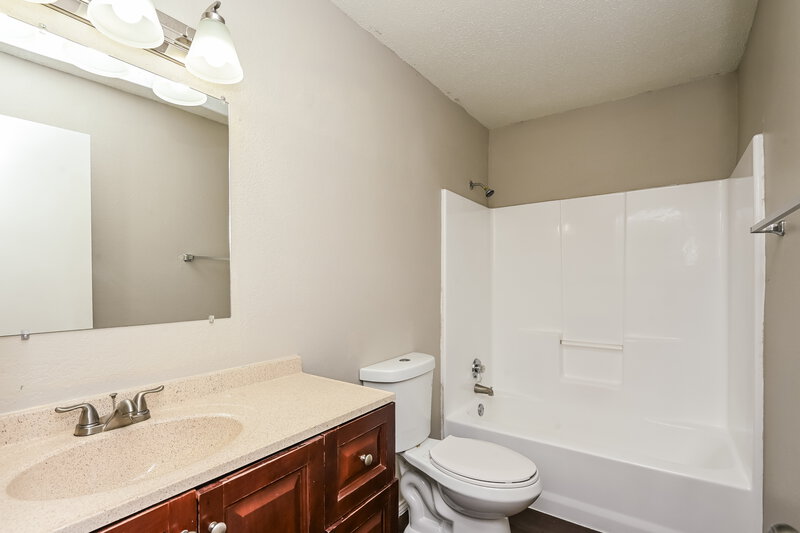 2,020/Mo, 317 Taylor St Saginaw, TX 76179 Bathroom View