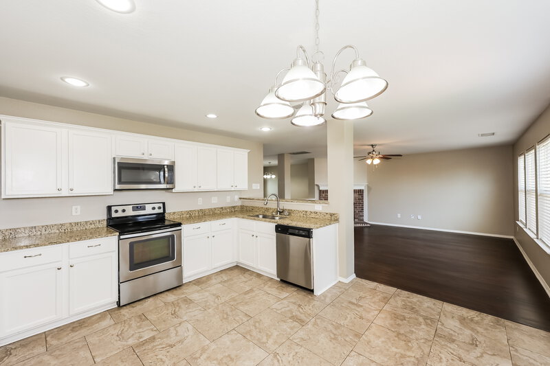 2,190/Mo, 9316 Liberty Crossing Dr Fort Worth, TX 76131 Kitchen View 2