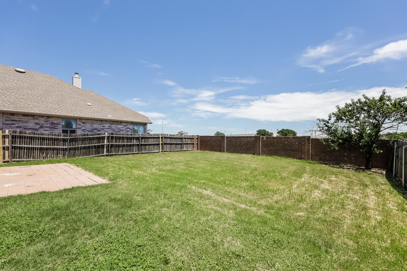 2,190/Mo, 9316 Liberty Crossing Dr Fort Worth, TX 76131 Backyard View
