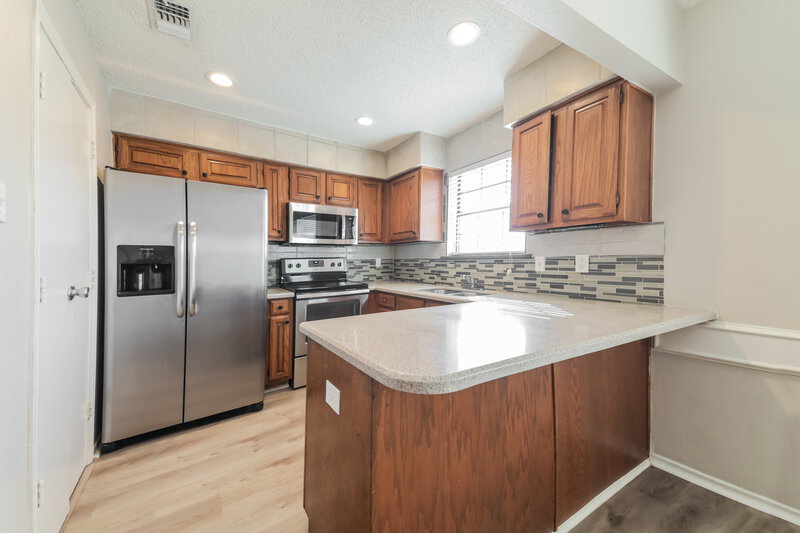 2,190/Mo, 1317 Sparrow Ct Desoto, TX 75115 Kitchen View