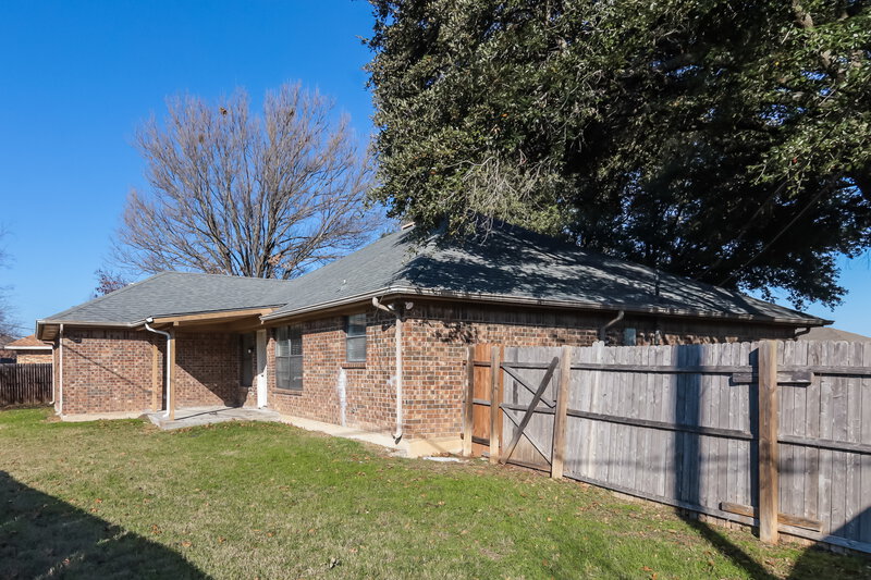 2,190/Mo, 1317 Sparrow Ct Desoto, TX 75115 Rear View
