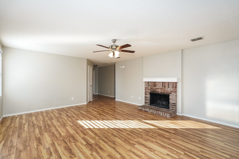 1,845/Mo, 1625 Sierra Meadow Ln Justin, TX 76247 Living Room View 2