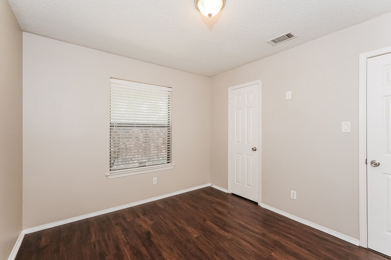 1,975/Mo, 111 Streamside Dr Desoto, TX 75115 Bedroom View 2