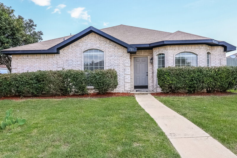 2,275/Mo, 721 Crenshaw Dr Cedar Hill, TX 75104 External View