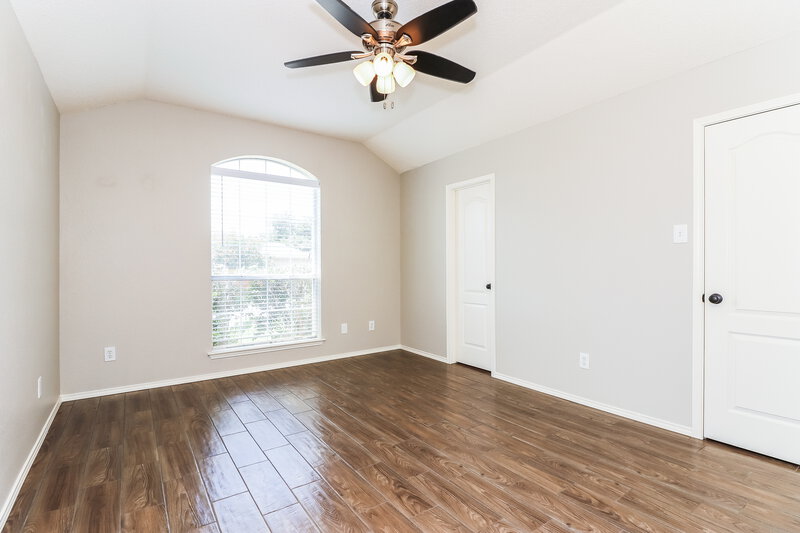 2,275/Mo, 721 Crenshaw Dr Cedar Hill, TX 75104 Master Bedroom View