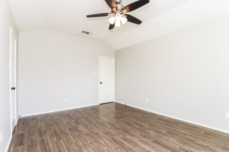 2,275/Mo, 721 Crenshaw Dr Cedar Hill, TX 75104 Master Bedroom View 2