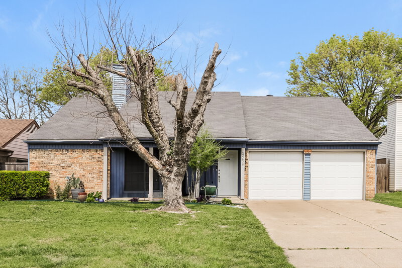 2,170/Mo, 2534 Bentley Dr Grand Prairie, TX 75052 External View