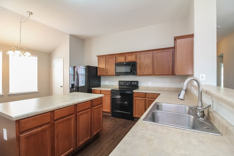 2,050/Mo, 1356 Illinois Ave Lancaster, TX 75134 Kitchenlarge View