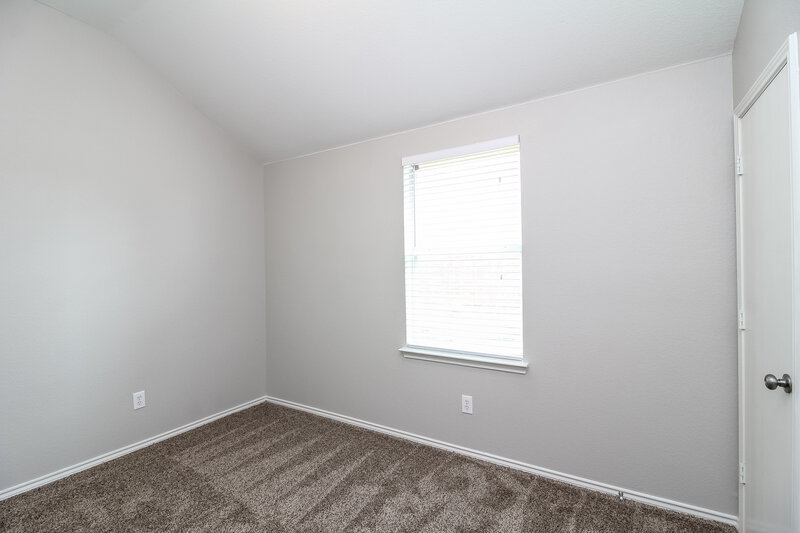 2,050/Mo, 1356 Illinois Ave Lancaster, TX 75134 Bedroomlarge View 3