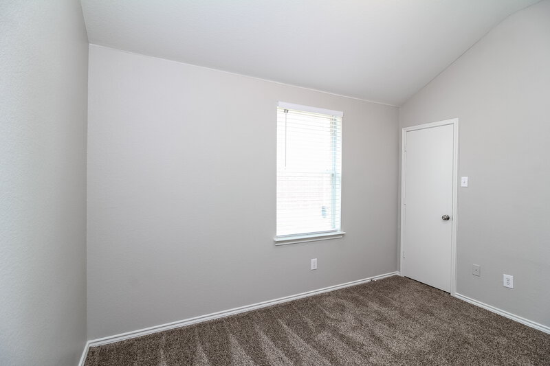 2,050/Mo, 1356 Illinois Ave Lancaster, TX 75134 Bedroomlarge View 4