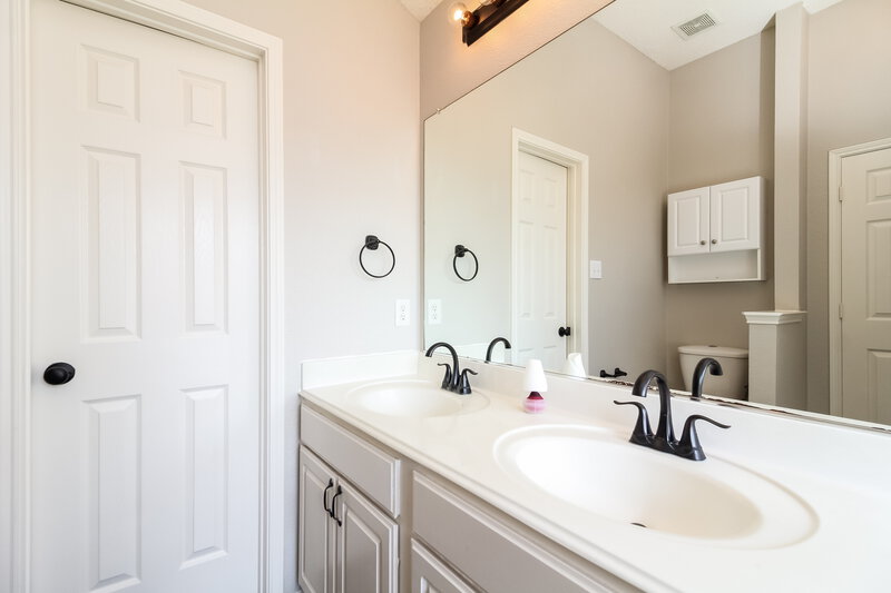 2,125/Mo, 1532 Warrington Way Forney, TX 75126 Master Bathroom View