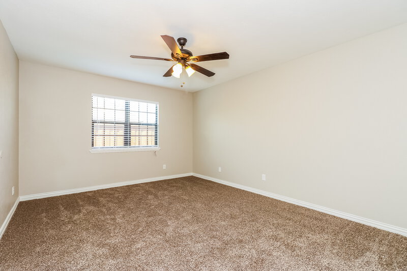 2,150/Mo, 440 Whitney St Cedar Hill, TX 75104 Master Bedroom View
