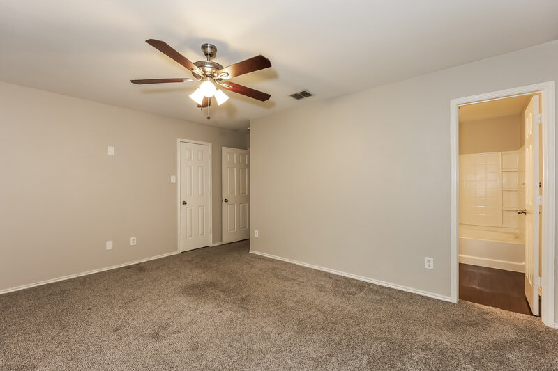 2,285/Mo, 1429 Lauren Dr Burleson, TX 76028 Main Bedroom View 2