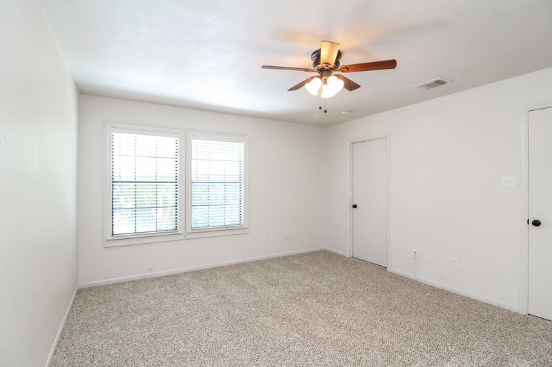 2,170/Mo, 6003 Rocky Point Dr Arlington, TX 76018 Master Bedroom View 3