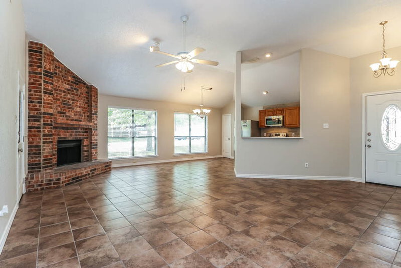 2,095/Mo, 113 Bugle Ct Fort Worth, TX 76108 Living Room View