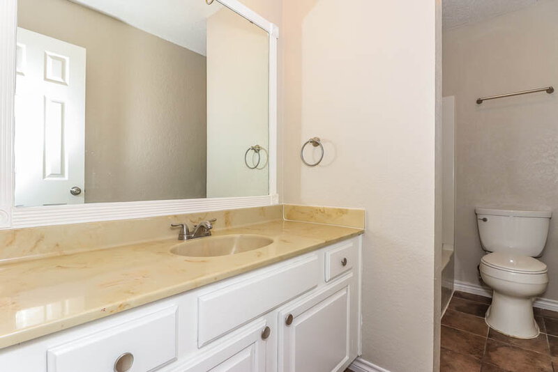 2,095/Mo, 113 Bugle Ct Fort Worth, TX 76108 Bathroom View