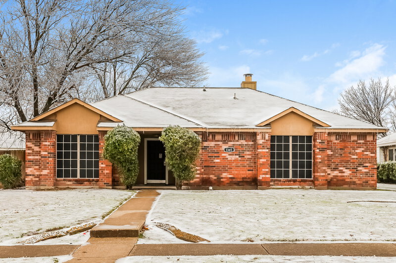2,300/Mo, 1365 Roan Dr Lancaster, TX 75134 External View
