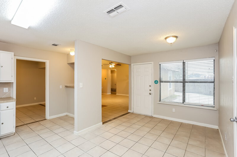 2,300/Mo, 1365 Roan Dr Lancaster, TX 75134 Dining Room View 2