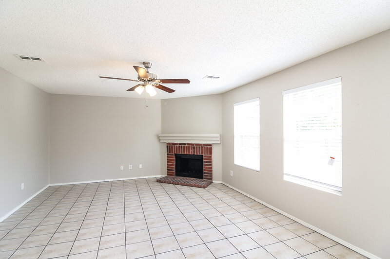 2,365/Mo, 8737 Hunters Point Way Fort Worth, TX 76123 Living Room View