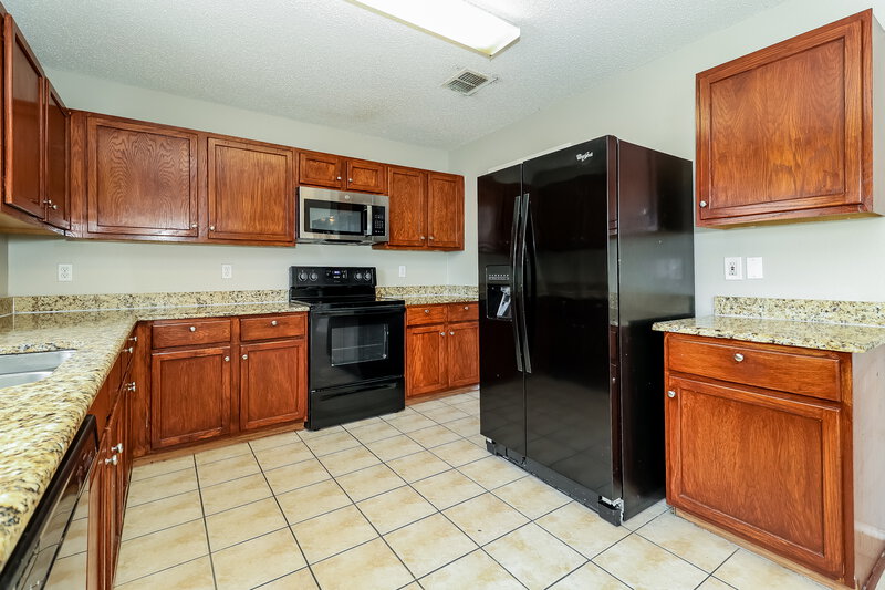2,170/Mo, 8737 Hunters Point Way Fort Worth, TX 76123 Kitchen View