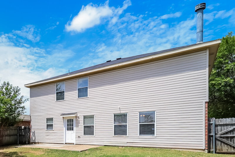 2,170/Mo, 8737 Hunters Point Way Fort Worth, TX 76123 Rear View