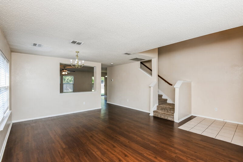 2,110/Mo, 7606 Tin Cup Dr Arlington, TX 76001 Living Room View