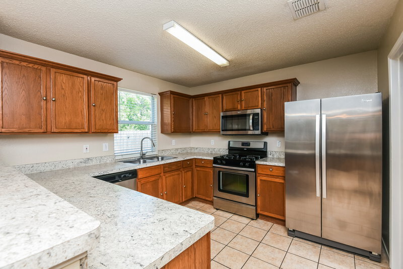 2,110/Mo, 7606 Tin Cup Dr Arlington, TX 76001 Kitchen View