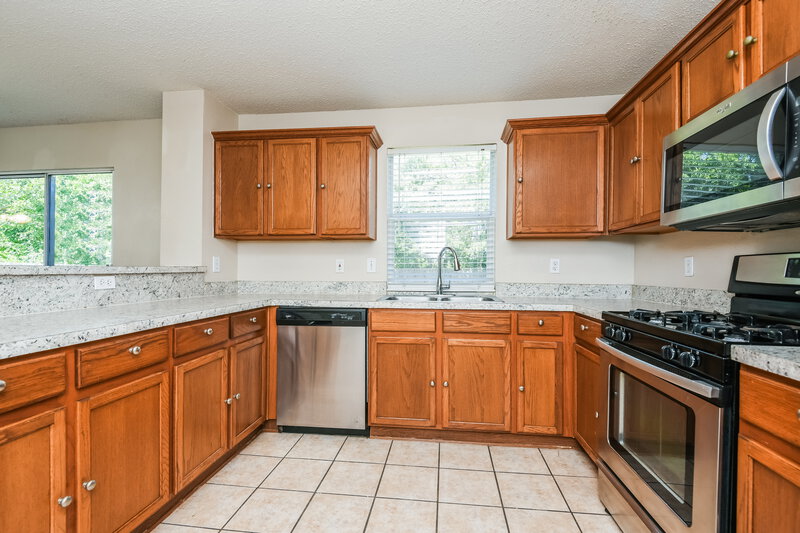 2,110/Mo, 7606 Tin Cup Dr Arlington, TX 76001 Kitchen View 2