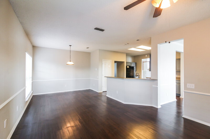 2,775/Mo, 7002 Cadillac Blvd Arlington, TX 76016 Living Room View 2