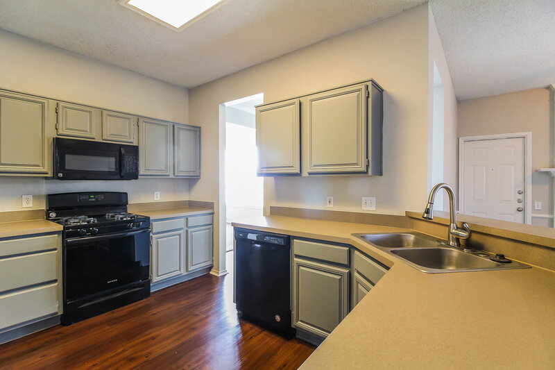 2,775/Mo, 7002 Cadillac Blvd Arlington, TX 76016 Kitchen View